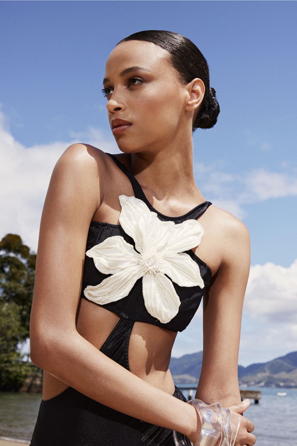 BODY FLOR BORDADA LYCRA JACKIE PRETO