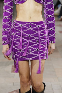 Saia curta bordada veludo crystal roxo