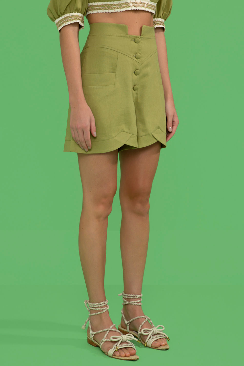 SHORT BOTÕES LINHO FRENCH VERDE