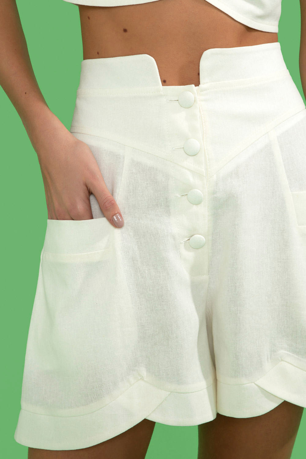 SHORT BOTÕES LINHO FRENCH OFF WHITE