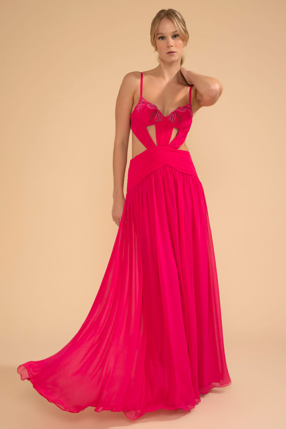 VESTIDO LONGO BUSTO BORDADO CHIFFON ÍRIS VERMELHO