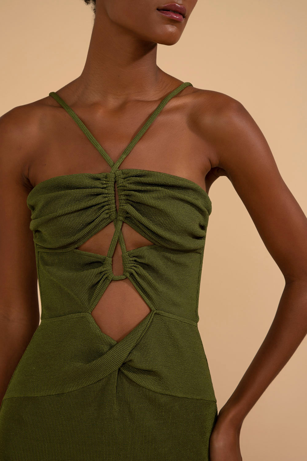 VESTIDO LONGO DECOTE FRANZIDO MALHA BASEL VERDE