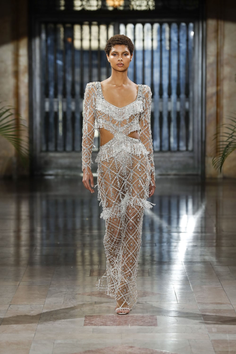 VESTIDO LONGO TULE BORDADO CRYSTAL PRATA