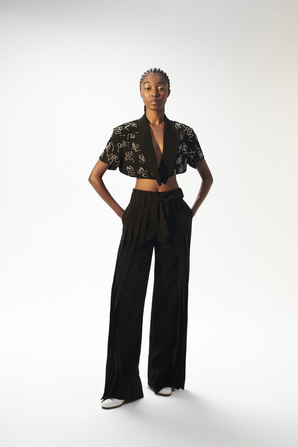 TOP BLAZER BORDADO NATURE CREPE PRETO