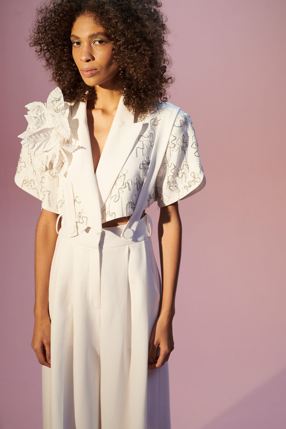 Top blazer bordado nature crepe off white