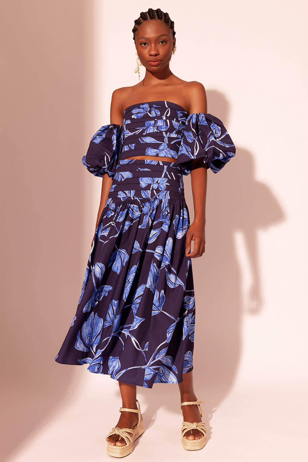 TOP CROPPED MANGAS REMOVÍVEIS SUZY FLOWER AZUL MARINHO