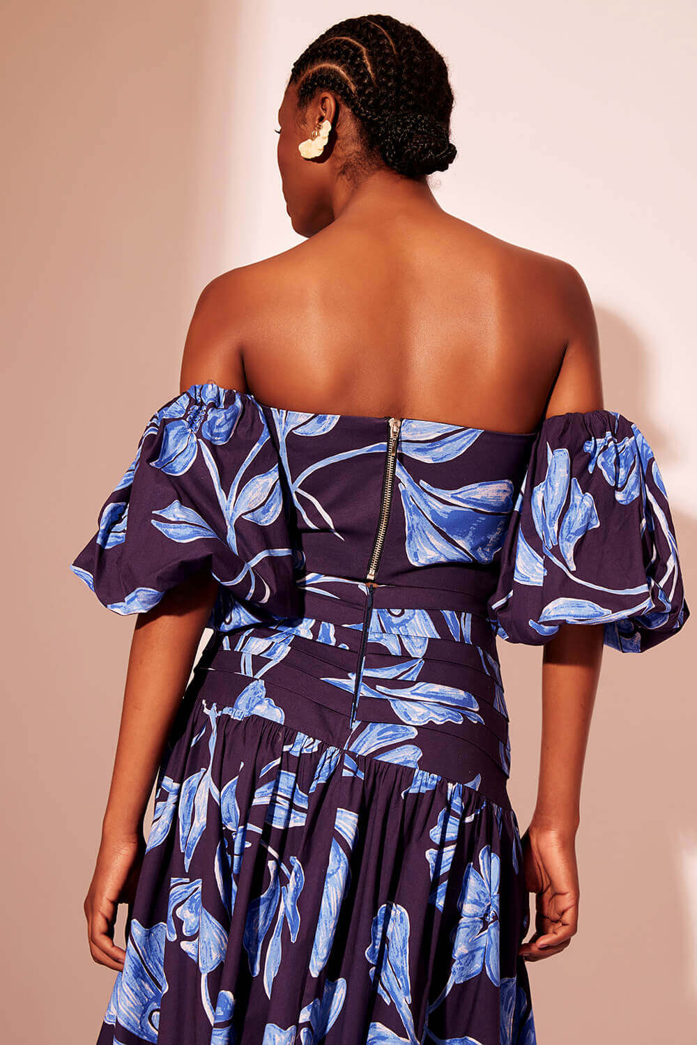 TOP CROPPED MANGAS REMOVÍVEIS SUZY FLOWER AZUL MARINHO