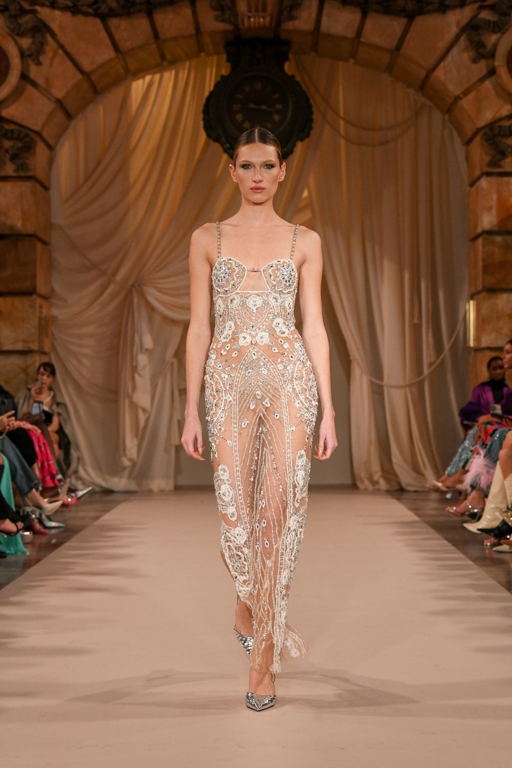 VESTIDO LONGO BORDADO TULE GLAM MOSS OFF WHITE