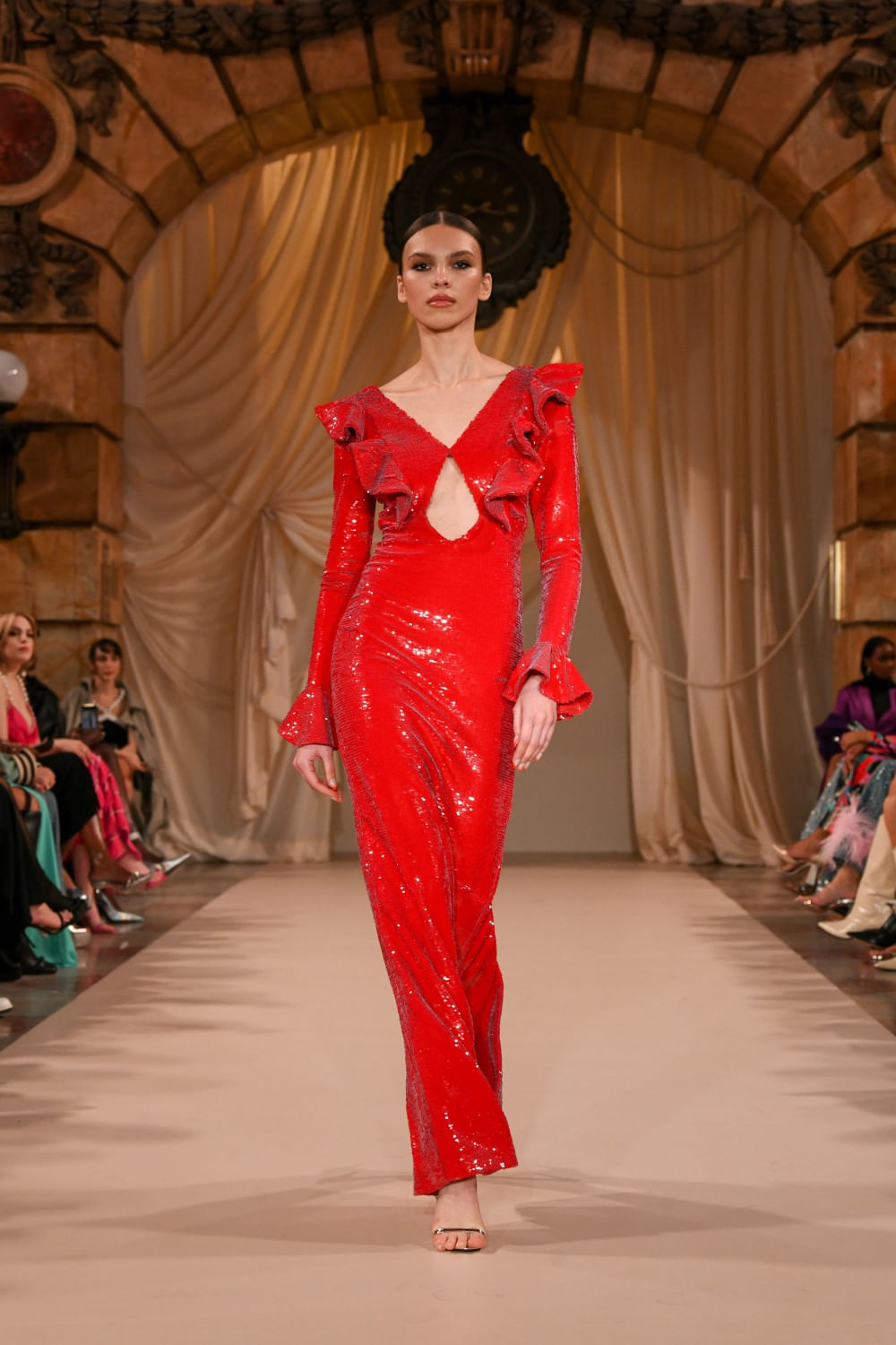 VESTIDO LONGO BABADOS PAETÊ (PRE-ORDER) VERMELHO
