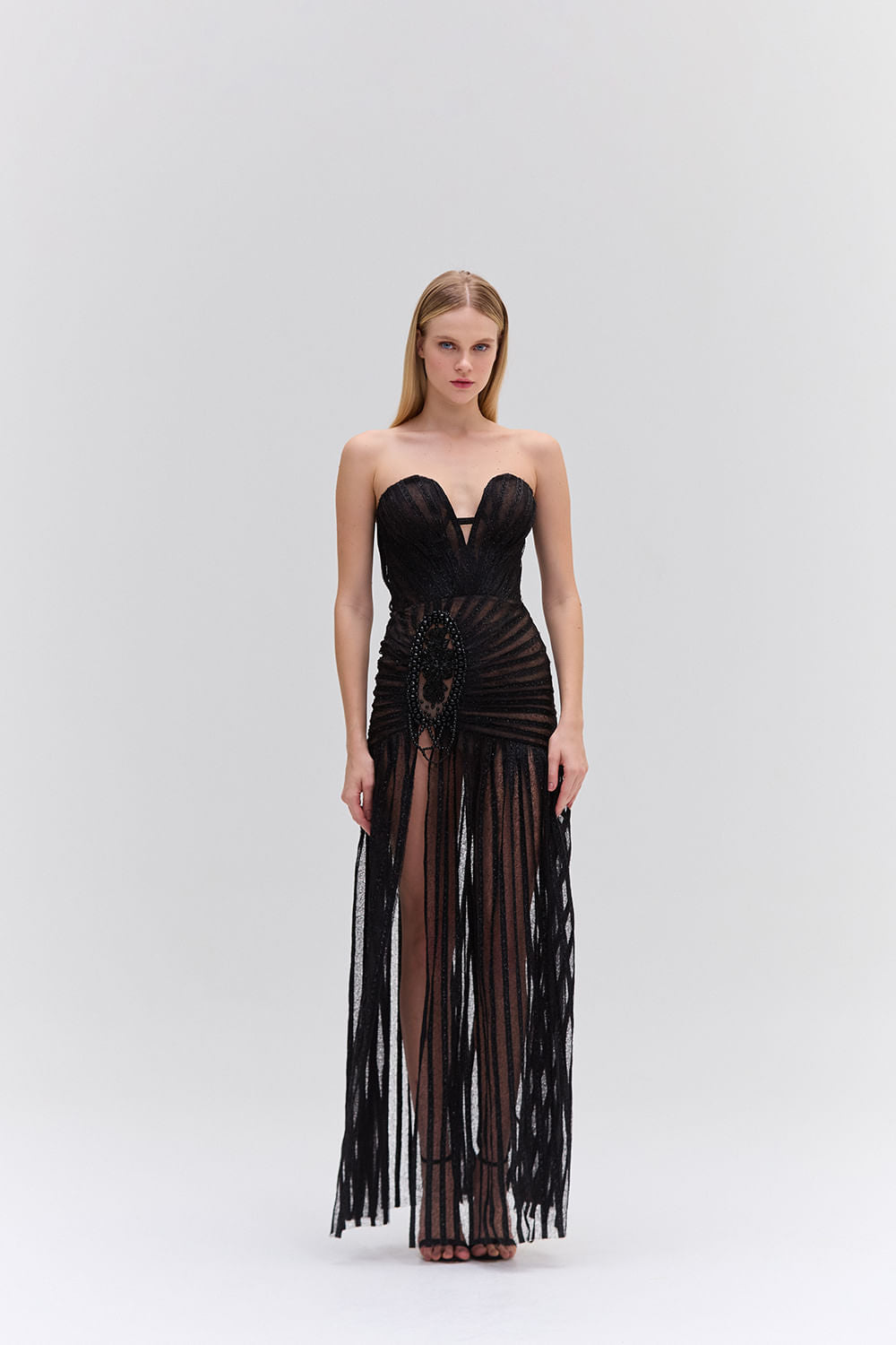 VESTIDO LONGO ESTRUTURADO BORDADO TULE PRETO