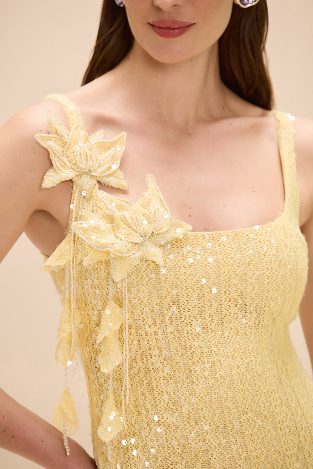 VESTIDO CURTO IARA CROCHET AMARELO