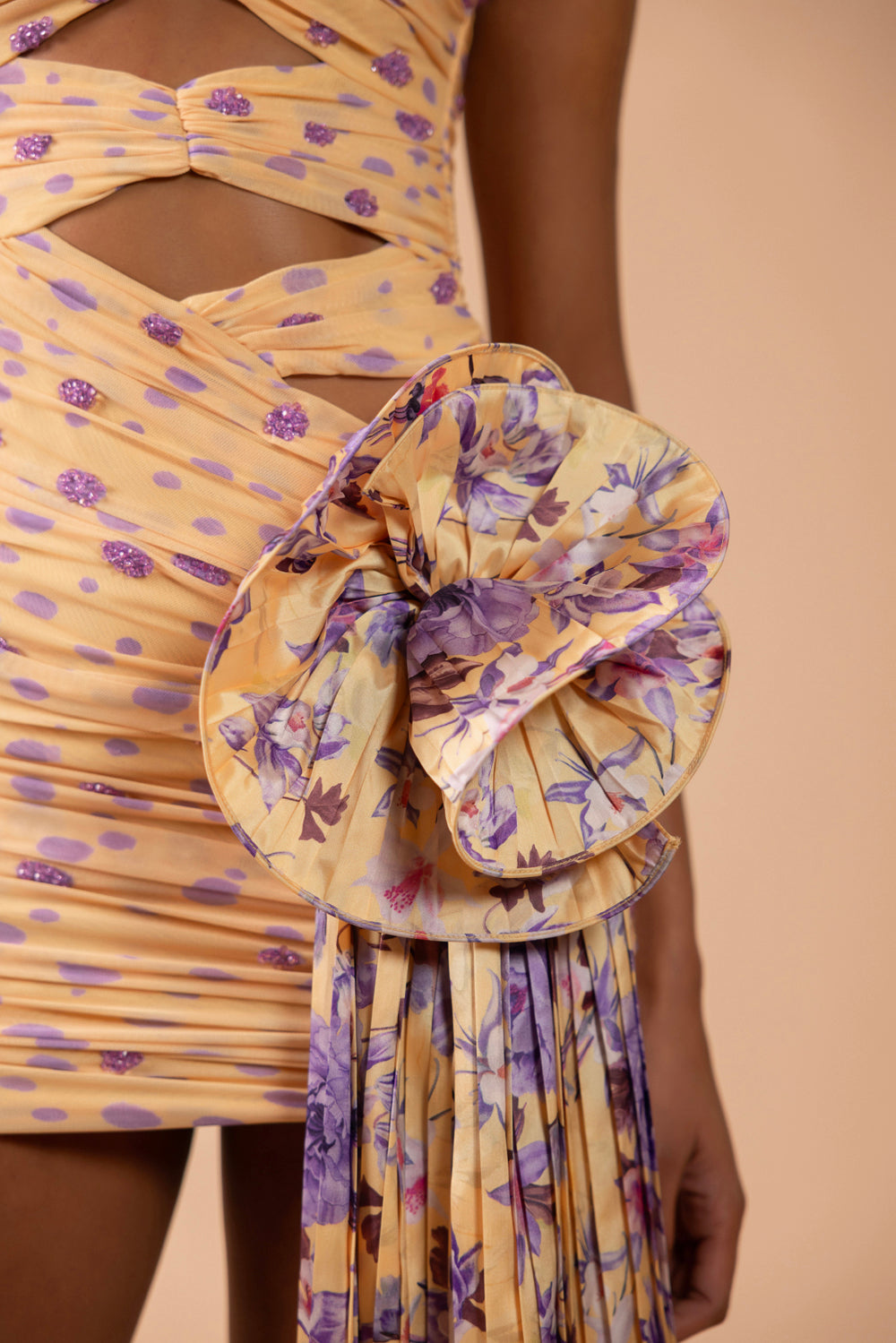 VESTIDO CURTO PEONY DOTS AMARELO