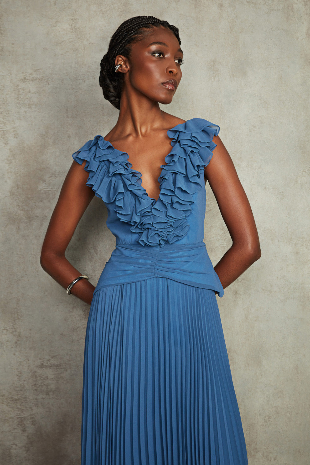 VESTIDO LONGO SILK PLISSE MAYA AZUL